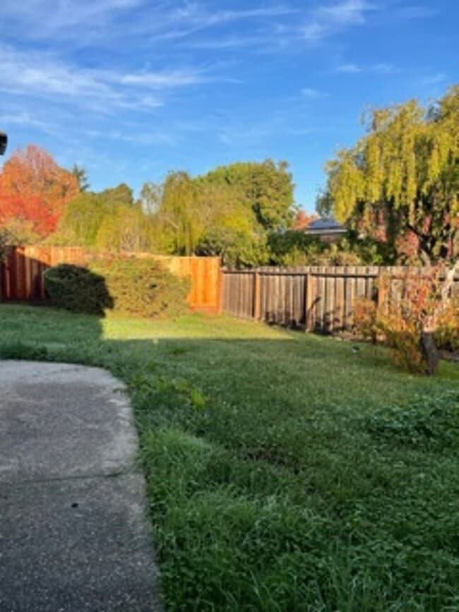 Photo - Gorgeous Two Story Home In Union City 3 Bedroom 2.5 Baths