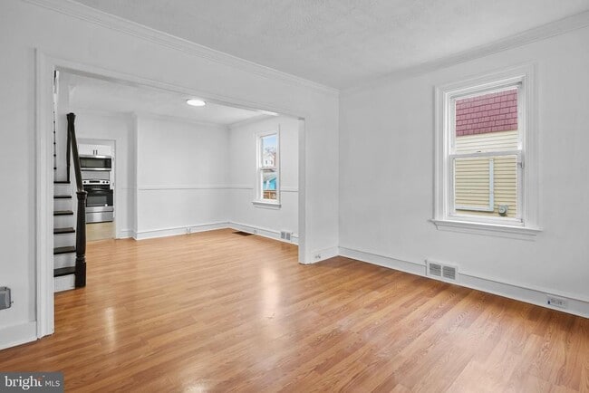 Photo - 34 E Hendrickson Ave