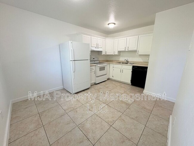 Photo - 2523 S Lakecrest Dr Unit 03