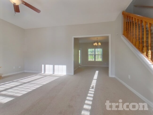 Photo - 2054 Laird Rd