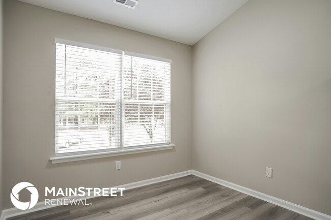 Photo - 805 Nivison Ct