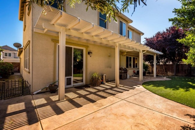 Photo - 1689 Markdale Ln