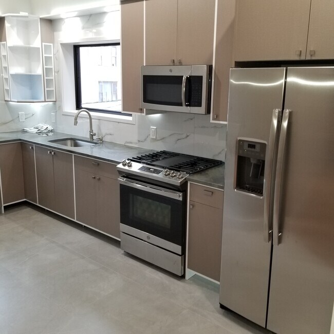 Photo - 21 65th St Unit 2