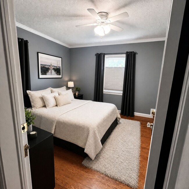 Photo - 9905 Edgehill Ln