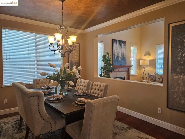 Photo - 1428 Legend Ln
