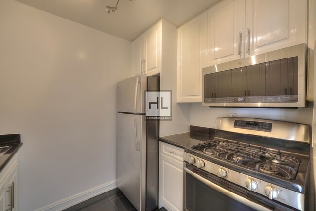 Photo - 8TH AVENUE Unit 19N