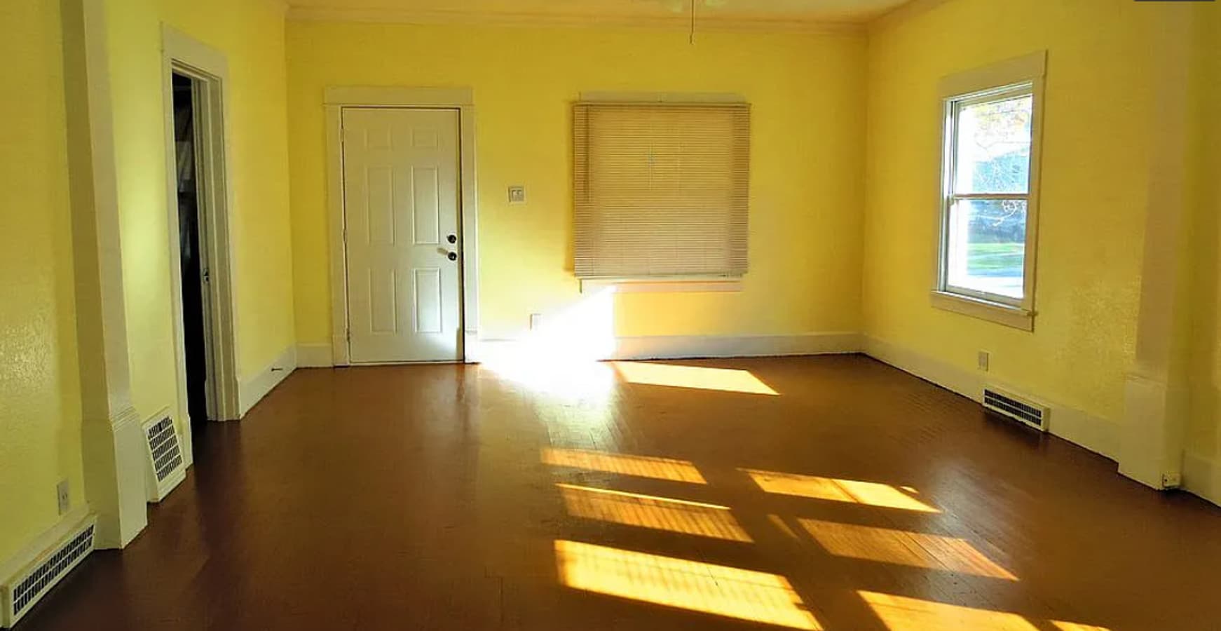 Photo - 2 Bedroom Home with hard surface flooring!