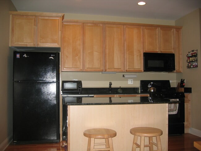 Kitchen - 420 W Blackhawk St
