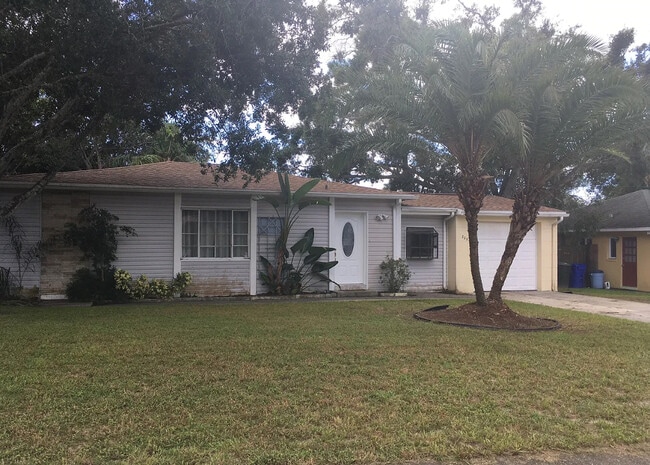 Photo - 225 Grove Cir S Casa