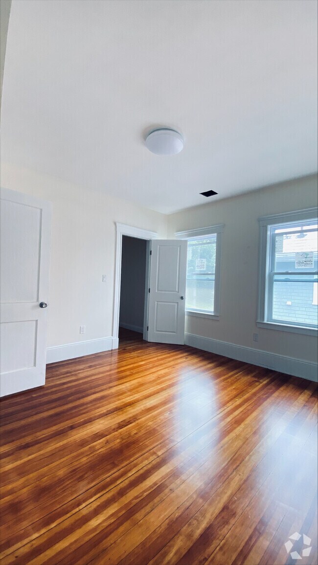 Building Photo - 96 Brayton Rd Unit 2 Rental