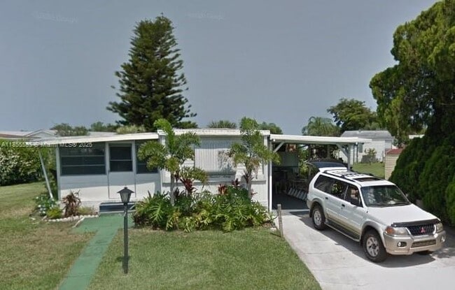 Building Photo - 1590 SW 65th Terrace Rental