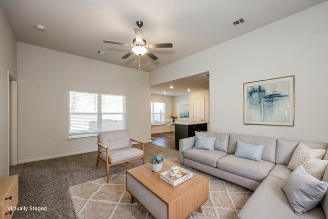 Photo - 1313 Redpine Dr
