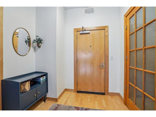 Photo - 401 N 2nd St Unidad 317