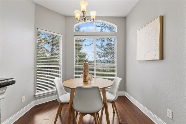 Photo - $1,650/mo – 2BR/1BA Condo in Northwest Austin with Stone Fireplace & Balcony Unit 411