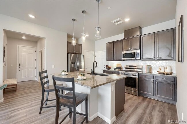 6153 N Ceylon St Unit 10-108