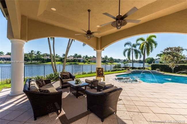 Building Photo - 2726 Meadowood Dr Rental