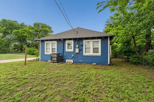 Photo - Charming 3-Bedroom Home with Modern Finishes and Inviting Patio!