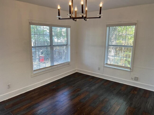 Photo - 146 Eross St