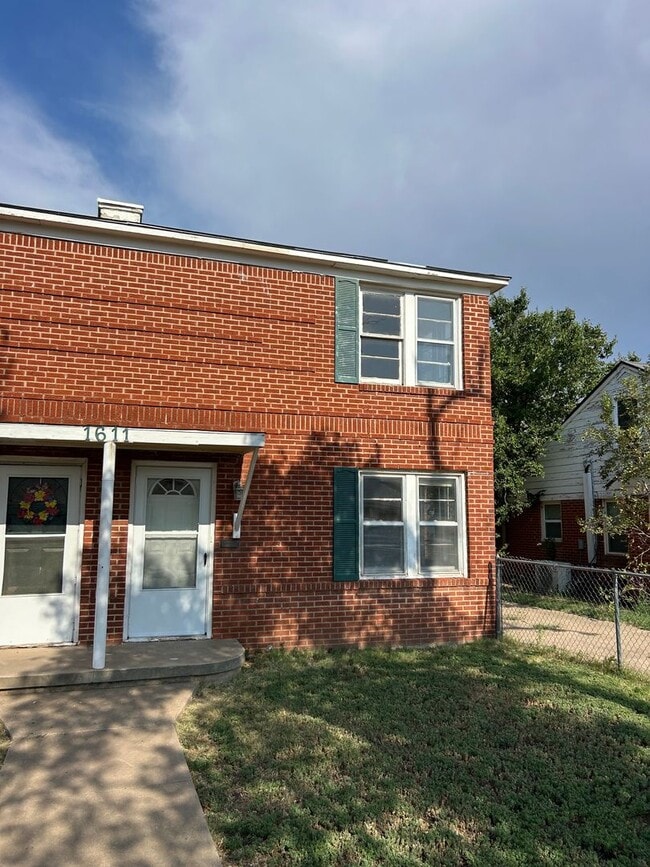 Photo - 1611 S Ong St Unit 1611 S. Ong B