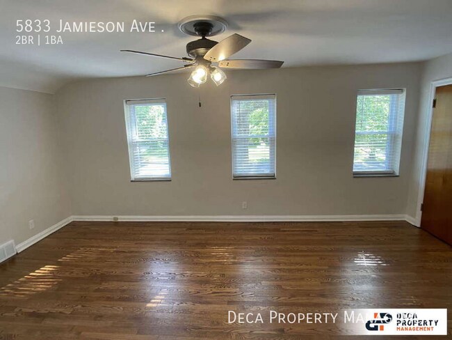 Photo - 5833 Jamieson Ave