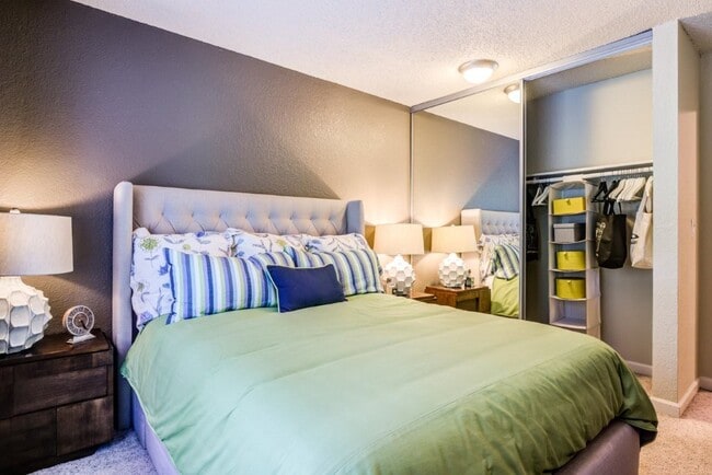 Photo - Vue Kirkland