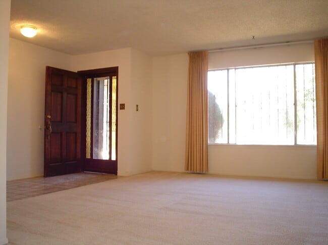 Front door into living room - 7204 Avenida La Costa NE