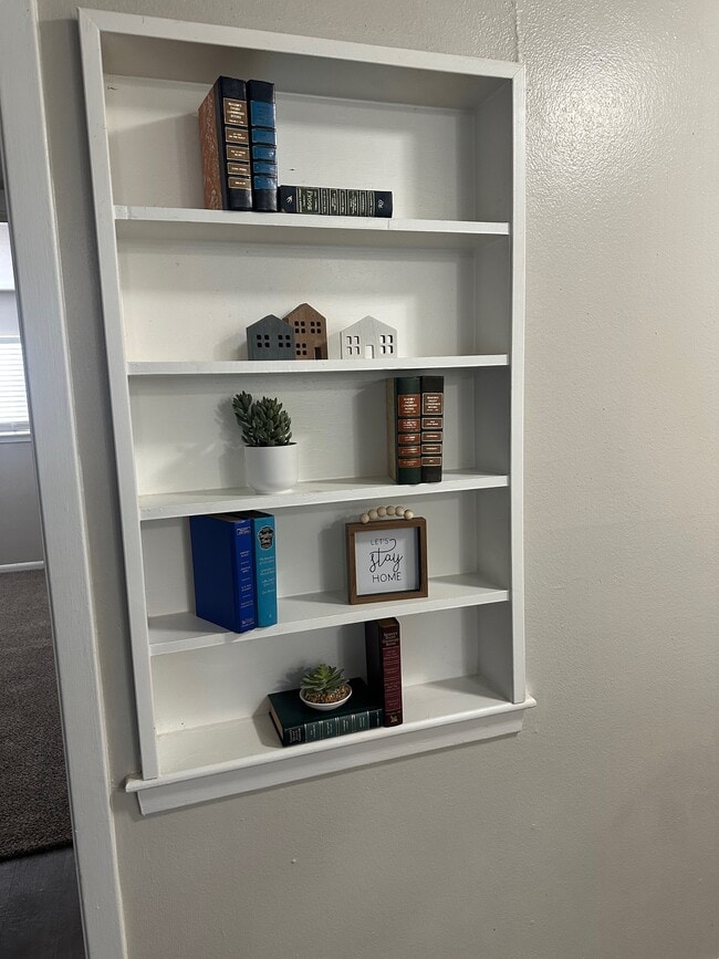 Photo - Mariner Under The Oaks