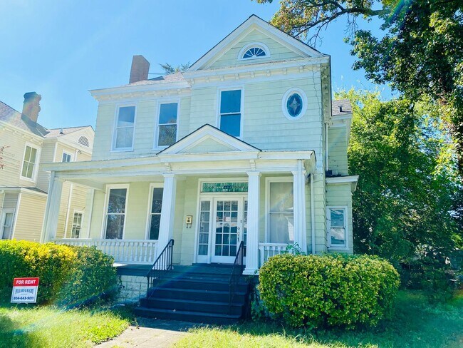 Photo - Gorgeous 3 bdrm/2.5 bath newly renovated h...