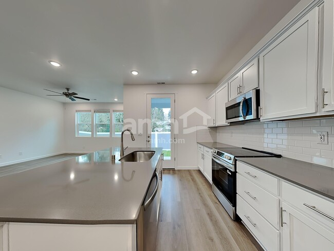 Photo - 5125 Turnstone St SE