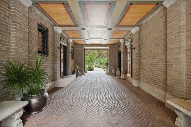 Photo - 1355 N Astor St