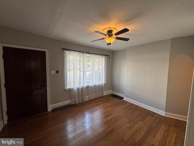 Photo - 317 W 4th Ave