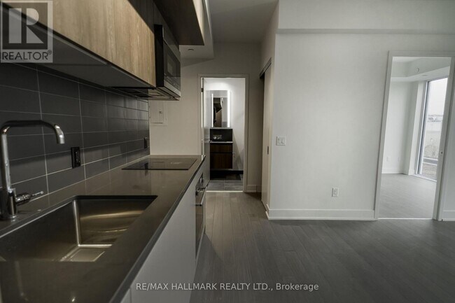 Photo - 322 Dupont St Unit 512