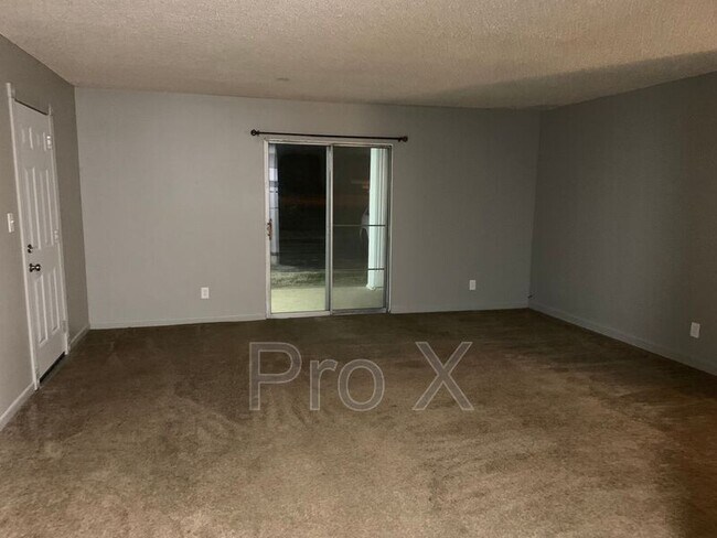 Photo - 2037 S River St Unit #6 2037 River St