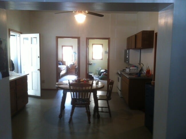 LARGE Kitchen - 1527 N Jackson St