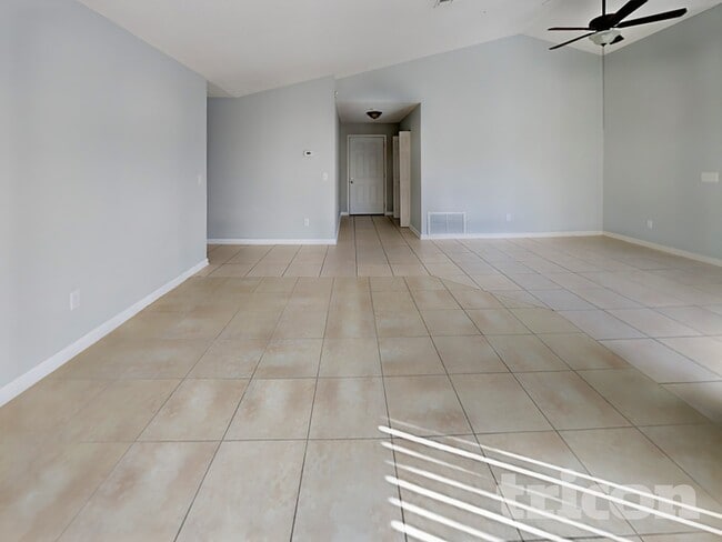 Photo - 266 Iowa Woods Cir W