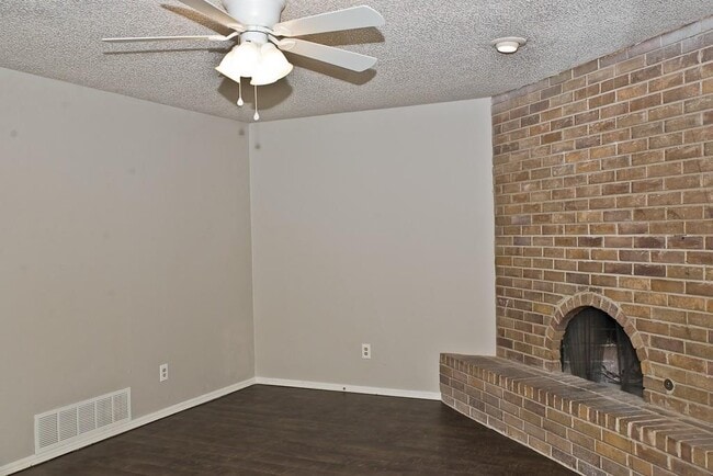 Photo - 3208 SE 56th St