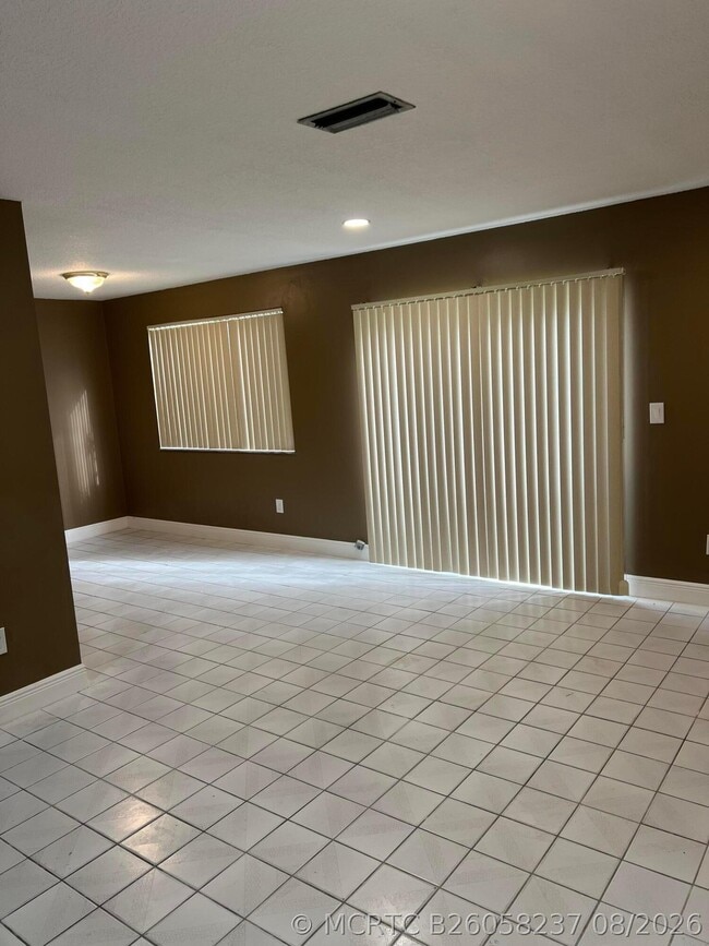 5335 NW 5th St