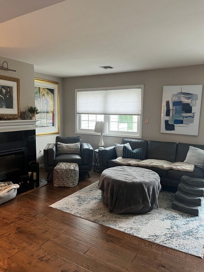 Photo - Stunning 3 Bedroom Townhome !