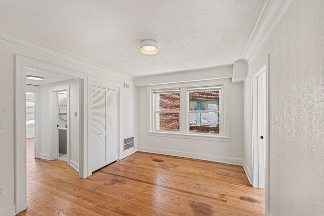 Photo - The Bristol Apartments
