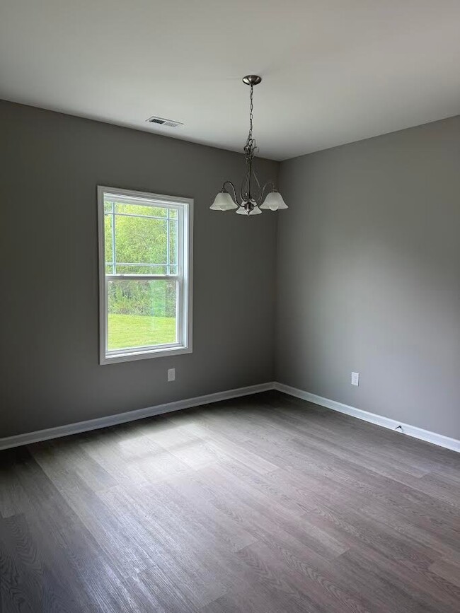 Photo - 136 Tang Cir