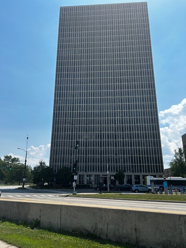 Building Photo - 6700 S South Shore Dr