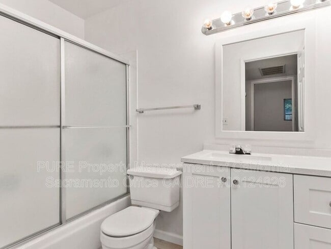 Photo - 5047 Sparrow Ct