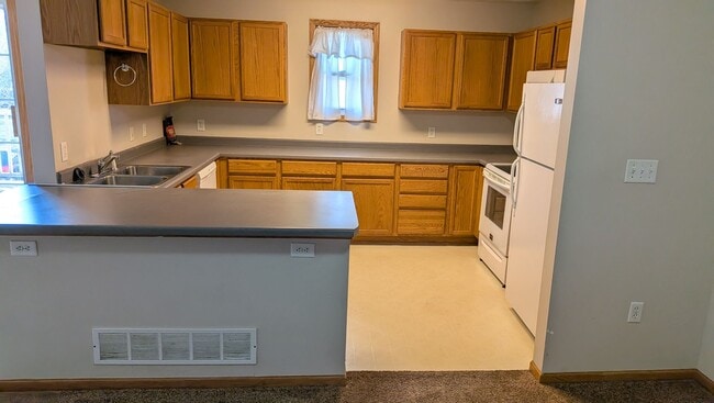 Photo - Location location location! This beautiful Fridley 3 bedroom townhouse, dont miss out!
