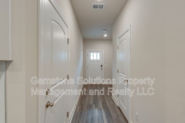 Photo - 845 Longleaf Lane