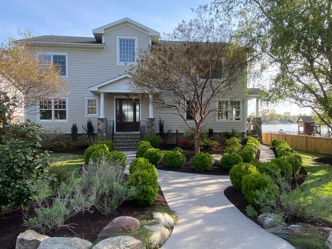 Photo - 1511 Shore Rd