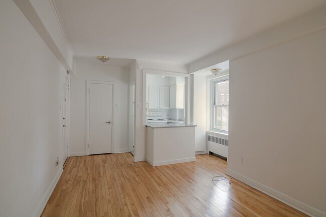 Photo - 10 Rosemount Unit 408