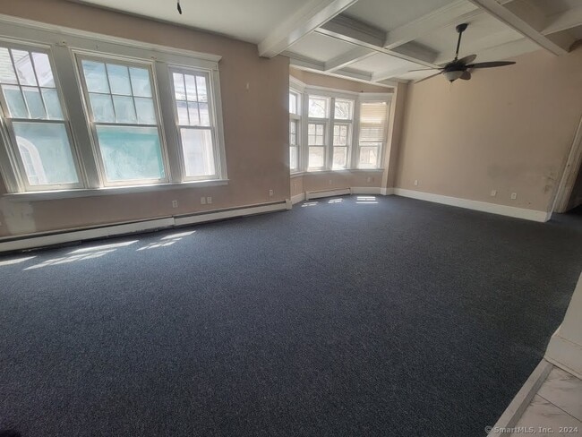 Photo - 572 Elm St Unidad 2