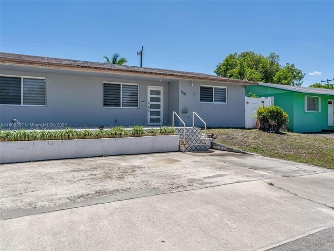 Photo - 1811 SW 97th Ter