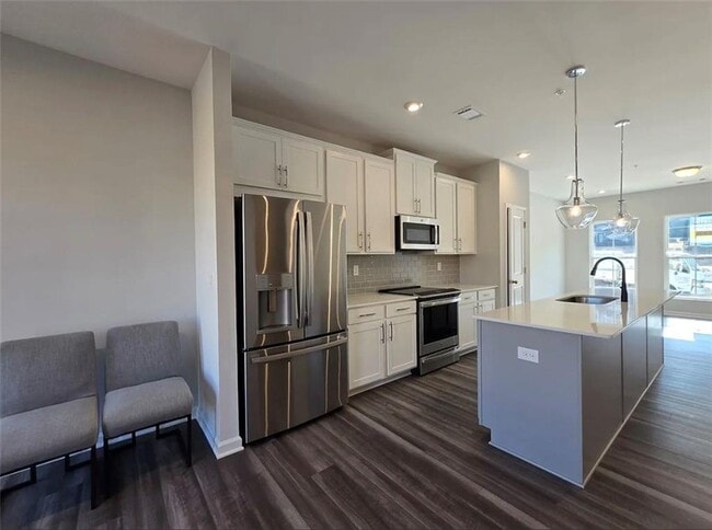 Photo - 341 Skylar Ct SE