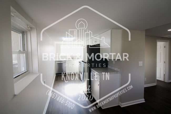 Photo - 1008 E Harper Ave